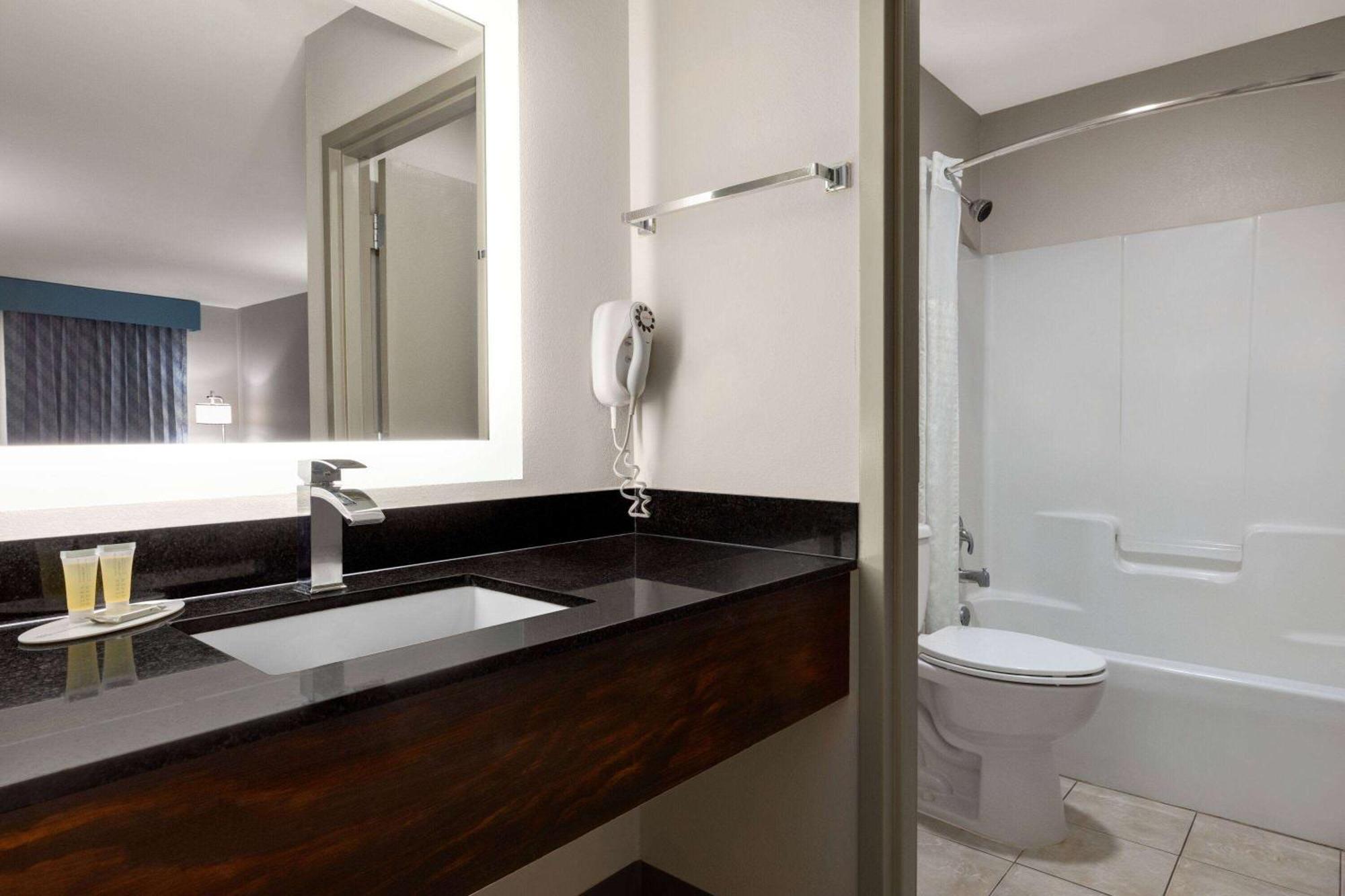 Days Inn By Wyndham Covington Extérieur photo