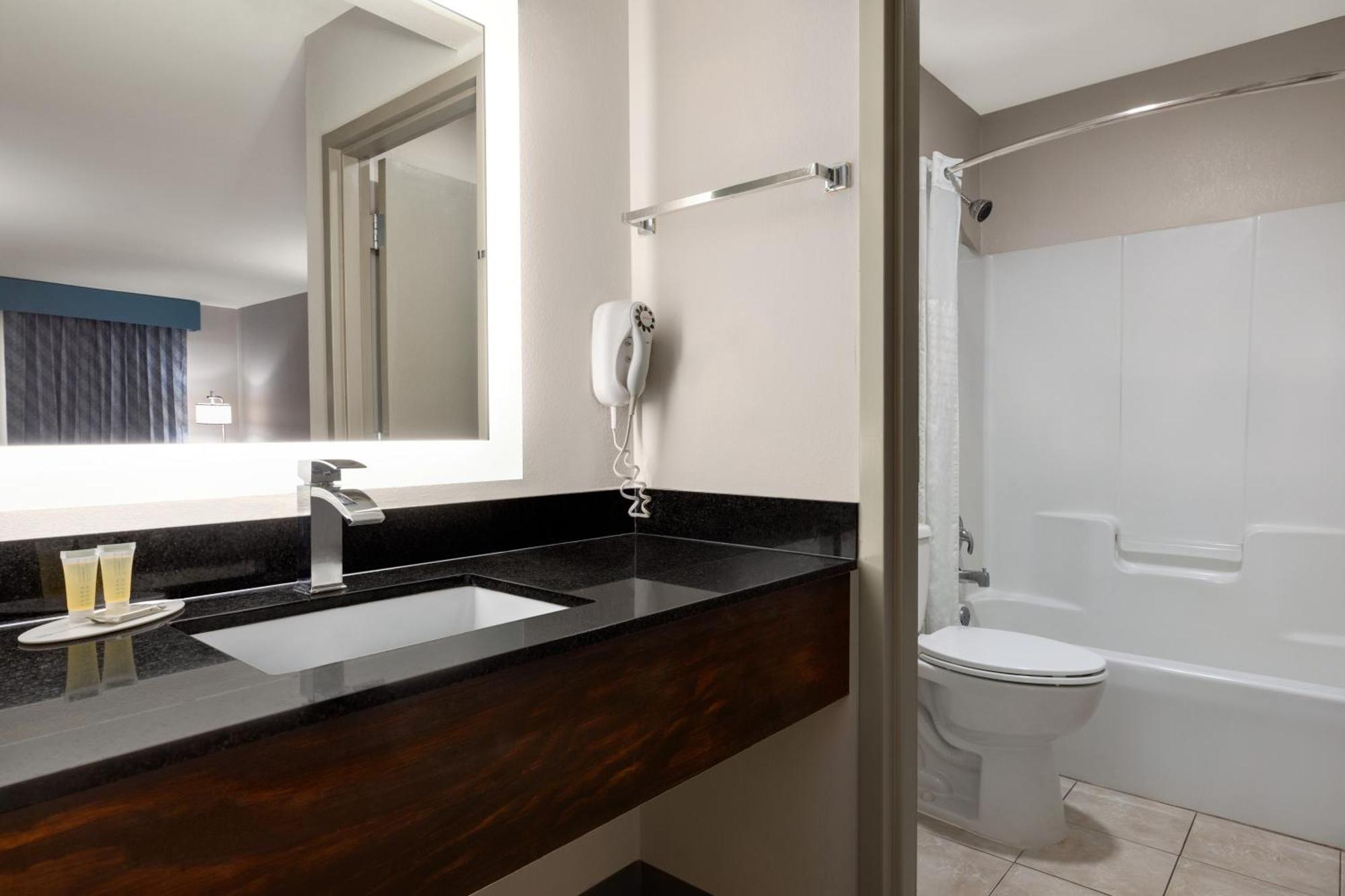 Days Inn By Wyndham Covington Extérieur photo